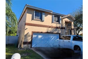 5323 Nw 109th Ct Doral, FL 33178 - MLS#A11721875