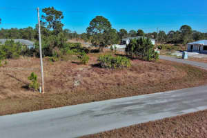 733 Bumby St E Lehigh Acres, FL 33974 - MLS#A11721900