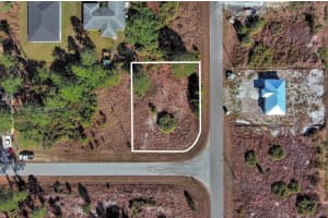 733 Bumby St E Lehigh Acres, FL 33974 - MLS#A11721900