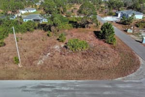 733 Bumby St E Lehigh Acres, FL 33974 - MLS#A11721900