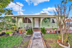 860 SW 3rd St, Florida City, FL 33034, Sold 03/24/25