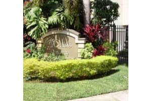 4724 SW 67th Ave, Miami, FL 33155, Sold 03/28/25