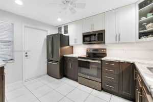 700 NE 14th Ave, Hallandale Beach, FL 33009, Sold 02/25/25