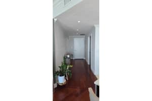 1900 Bayshore Dr 3518, Miami