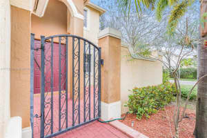 2039 NE 6th Ct, Homestead, FL 33033, Sold 05/20/25