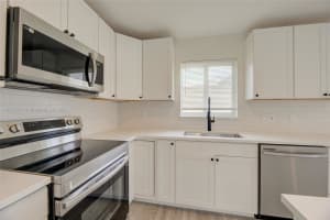 610 N 31st Ct, Hollywood, FL 33021 - MLS#A11722547