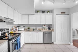 711 N Pine Island Rd APT 406, Plantation, FL 33324, - MLS#A11722620