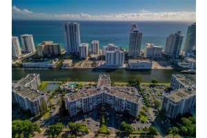 800 Parkview Dr 523, Hallandale Beach