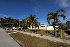6301 SW 39th Ct, Davie, FL 33314, Sold 03/26/25