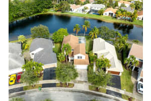 177 E Bayridge Dr, Weston, FL 33326, Sold 04/18/25