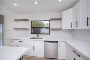 233 NE 7th Ave, Boynton Beach, FL 33435, Sold 04/03/25