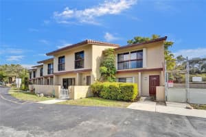 4742 Sheridan St 6, Hollywood, FL 33021 - MLS#A11723418