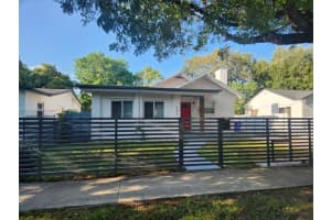 246 Nw 41st St, Miami