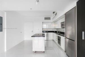 92 Sw 3rd St 4109, Miami