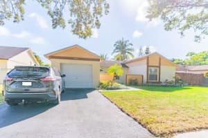5860 NW 198th Terrace, Hialeah, FL 33015, Sold 03/27/25