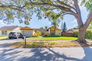 5860 NW 198th Terrace, Hialeah, FL 33015, Sold 03/27/25