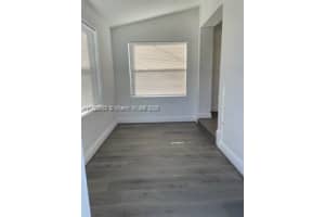 1545 Nw 68st, Miami