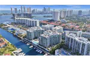 3131 Ne 188th St 2-803, Aventura