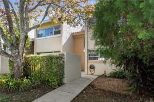 14293 Kendale Lakes Cir, Miami, FL 33183, Sold 02/28/25