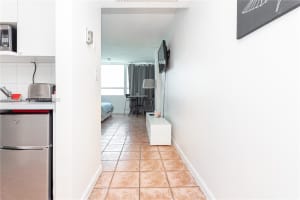 5445 Collins Ave APT 1701, Miami Beach, FL 33140, Sold 05/28/25