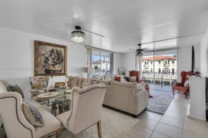 4000 NE 170th St APT 200, North Miami Beach, FL 33160, - MLS#A11724149