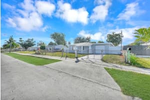 2550 NW 155th St, Opa-locka, FL 33054, Sold 03/18/25