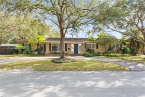 15401 SW 83rd Ave, Palmetto Bay, FL 33157, Sold 05/22/25