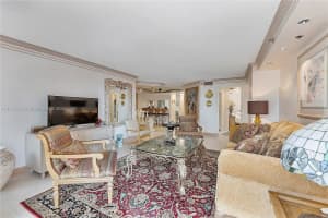5757 Collins Ave Apt 403, Miami Beach, FL 33140, - MLS#A11724452