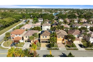 15887 Nw 4th Ct, Pembroke Pines