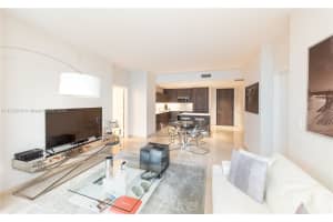 88 SW 7th St Apt 3005, Miami, FL 33130, - MLS#A11724735