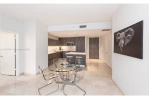 88 SW 7th St Apt 3005, Miami, FL 33130, - MLS#A11724735