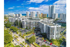 800 Parkview Dr 409, Hallandale Beach