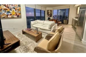 121 Ne 34th St 1916, Miami
