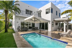 7515 NW 101st Pl, Doral, FL 33178, Sold 03/03/25