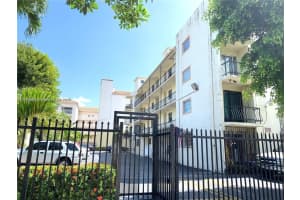 1478 NW 1st St APT 304, Miami, FL 33125, Sold 08/06/25