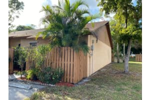 18960 NW 67th Pl, Hialeah, FL 33015, Sold 05/21/25