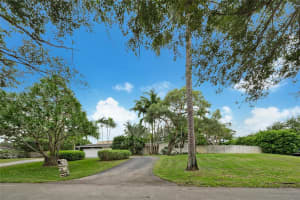 8290 SW 99th St, Miami, FL 33156, Sold 03/31/25