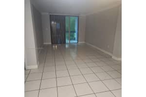 9440 Fontainebleau Blvd, Miami, FL 33172, Sold 05/21/25