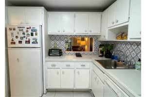 950 Hillcrest Dr, Hollywood, FL 33021, Sold 03/20/25