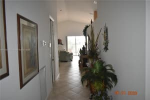 7639 Berkshire Pines Dr, Naples, FL 34104, Sold 04/22/25