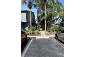 2709 S Oakland Forest Dr, Oakland Park, FL 33309, Sold 05/30/25
