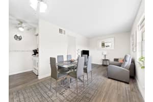 2145 Pierce St APT 320, Hollywood, FL 33020, - MLS#A11726036