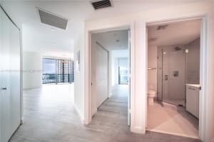 45 SW 9th St Apt 2006, Miami, FL 33130, - MLS#A11726318