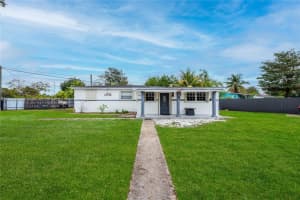 1890 Nw 127th St, Miami