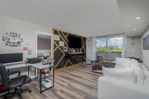 12500 Ne 15th Ave 405, North Miami