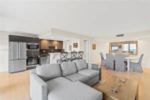 18181 NE 31st Ct, Aventura, FL 33160, Sold 04/11/25