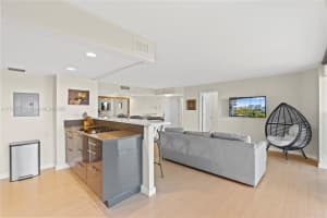 18181 NE 31st Ct, Aventura, FL 33160, Sold 04/11/25
