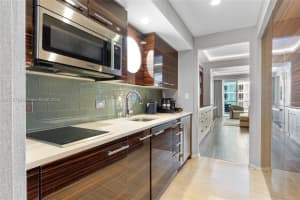 551 N Fort Lauderdale Beach Blvd R2210 Fort Lauderdale, FL 33304 - MLS#A11726759