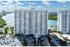 300 Bayview Dr APT 402, Sunny Isles Beach, FL 33160, - MLS#A11726771
