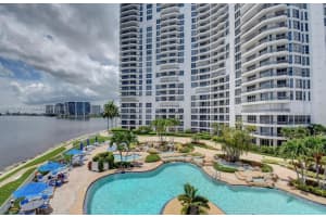 19101 Ne 36th Ct 2112, Aventura